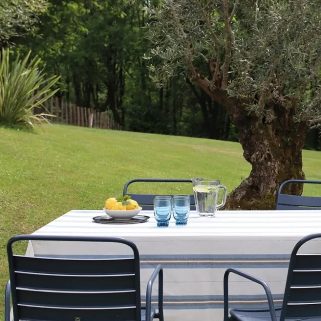 Maison Jean-Vier Nappe en lin et coton bleu à rayures