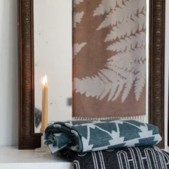 Maison Jean-Vier Plaid beige en cachemire et laine motif fougère