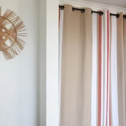Maison Jean-Vier Rideau beige et rouge à rayures en coton