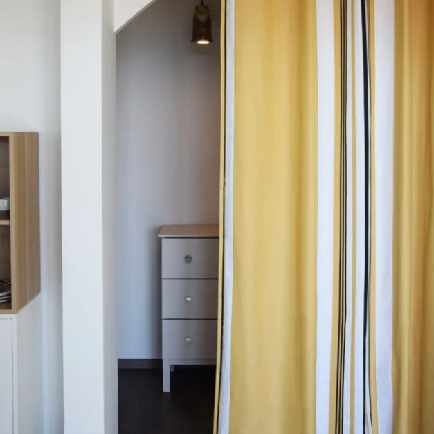 Maison Jean-Vier Rideau jaune en coton à rayures tissage chevrons