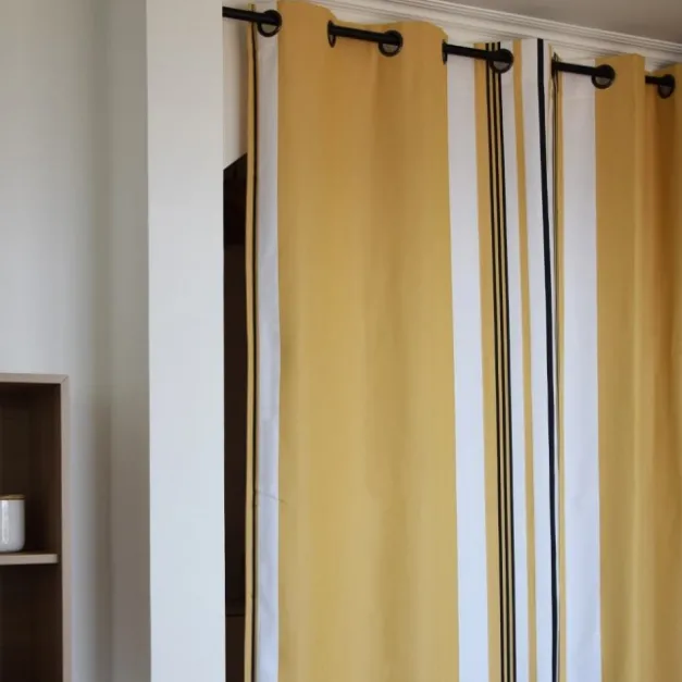 Maison Jean-Vier Rideau jaune en coton à rayures tissage chevrons